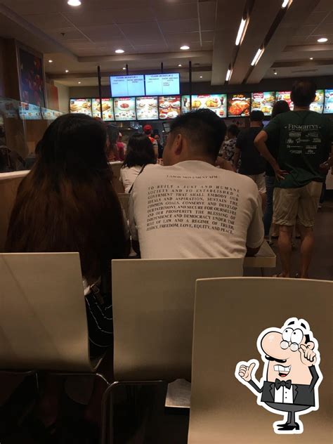 plaza central muntinlupa photos|Jollibee Plaza Central .